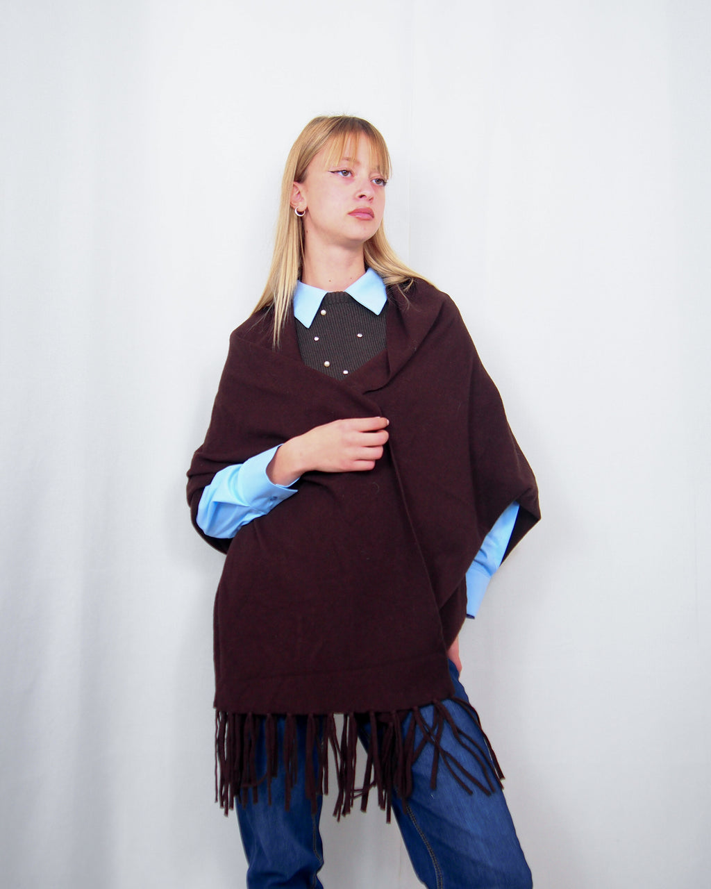 Mantella con frange in Maglia