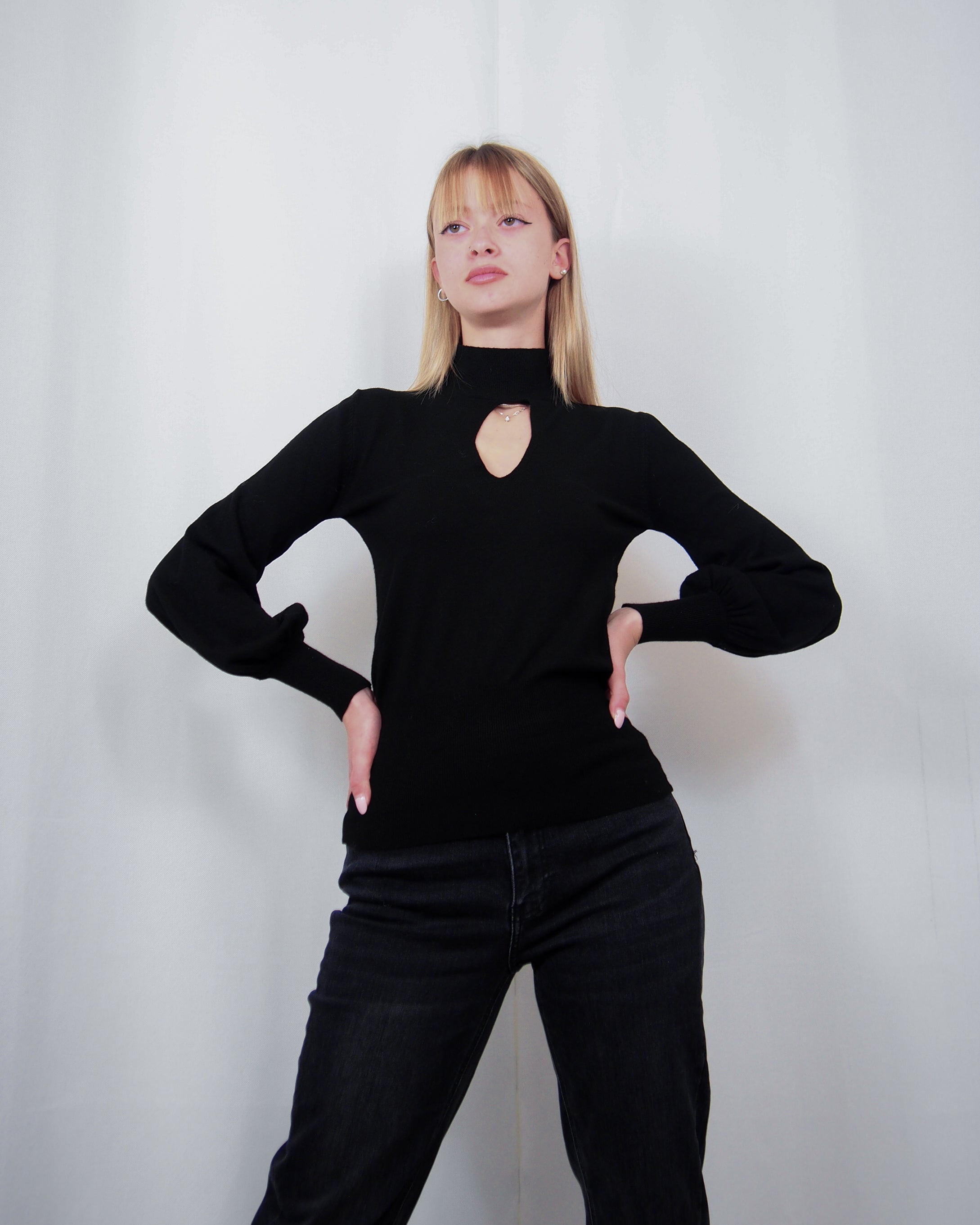 MAGLIA CON" CUT- OUT"  SUSY MIX