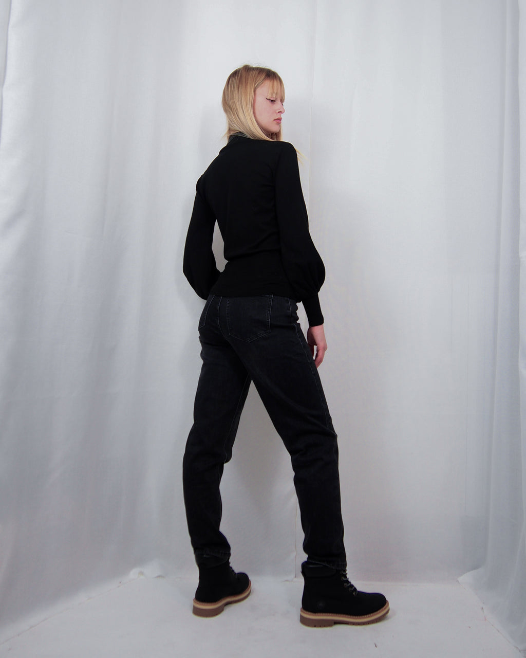 MAGLIA CON" CUT- OUT"  SUSY MIX