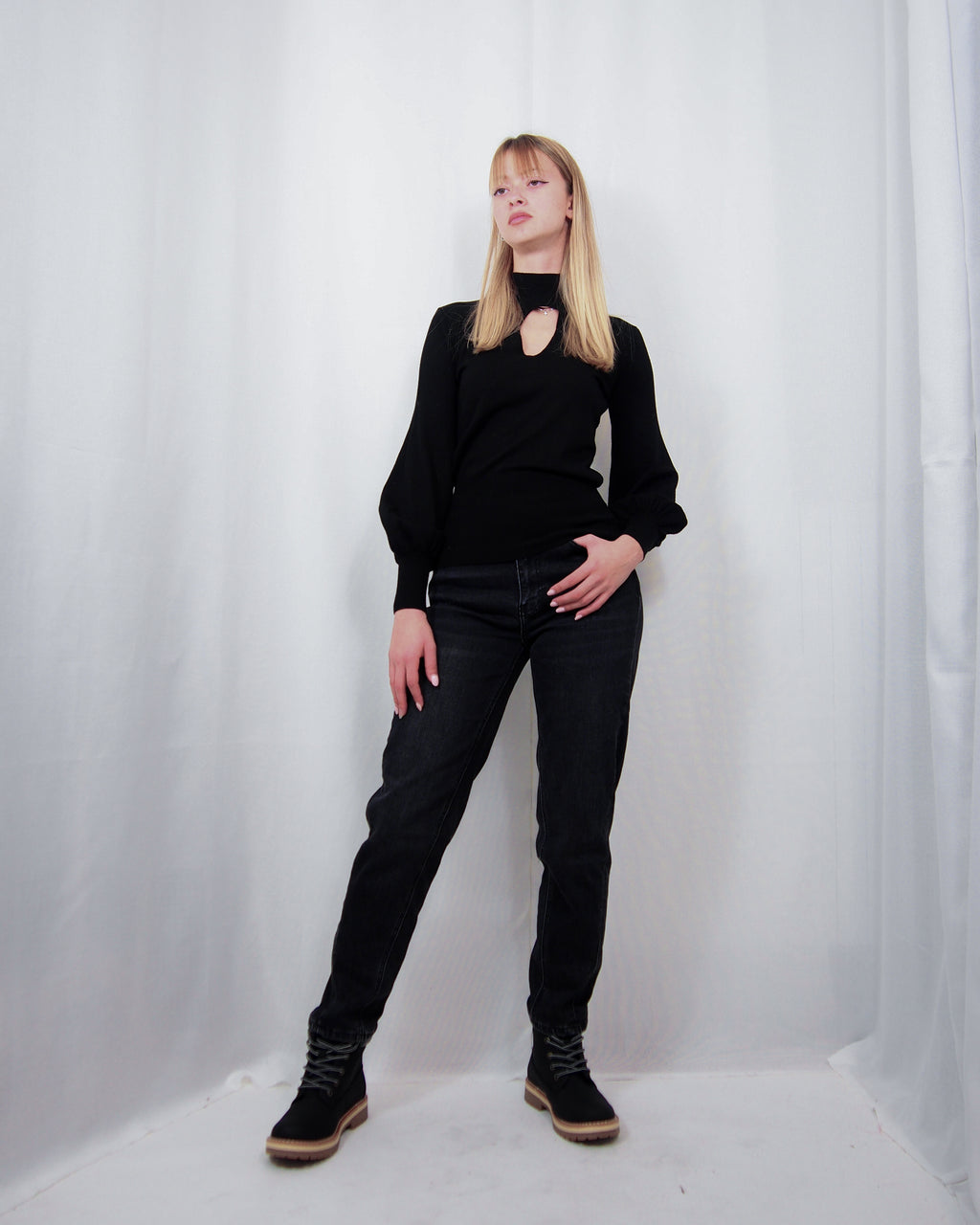 MAGLIA CON" CUT- OUT"  SUSY MIX