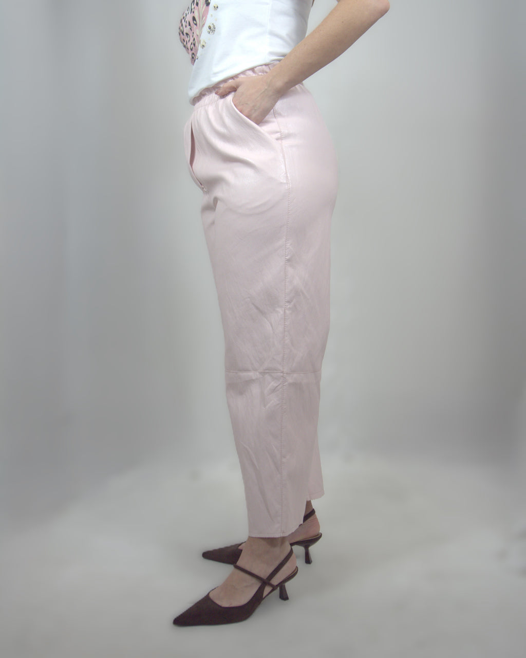 pantaloni in ecopelle rosa