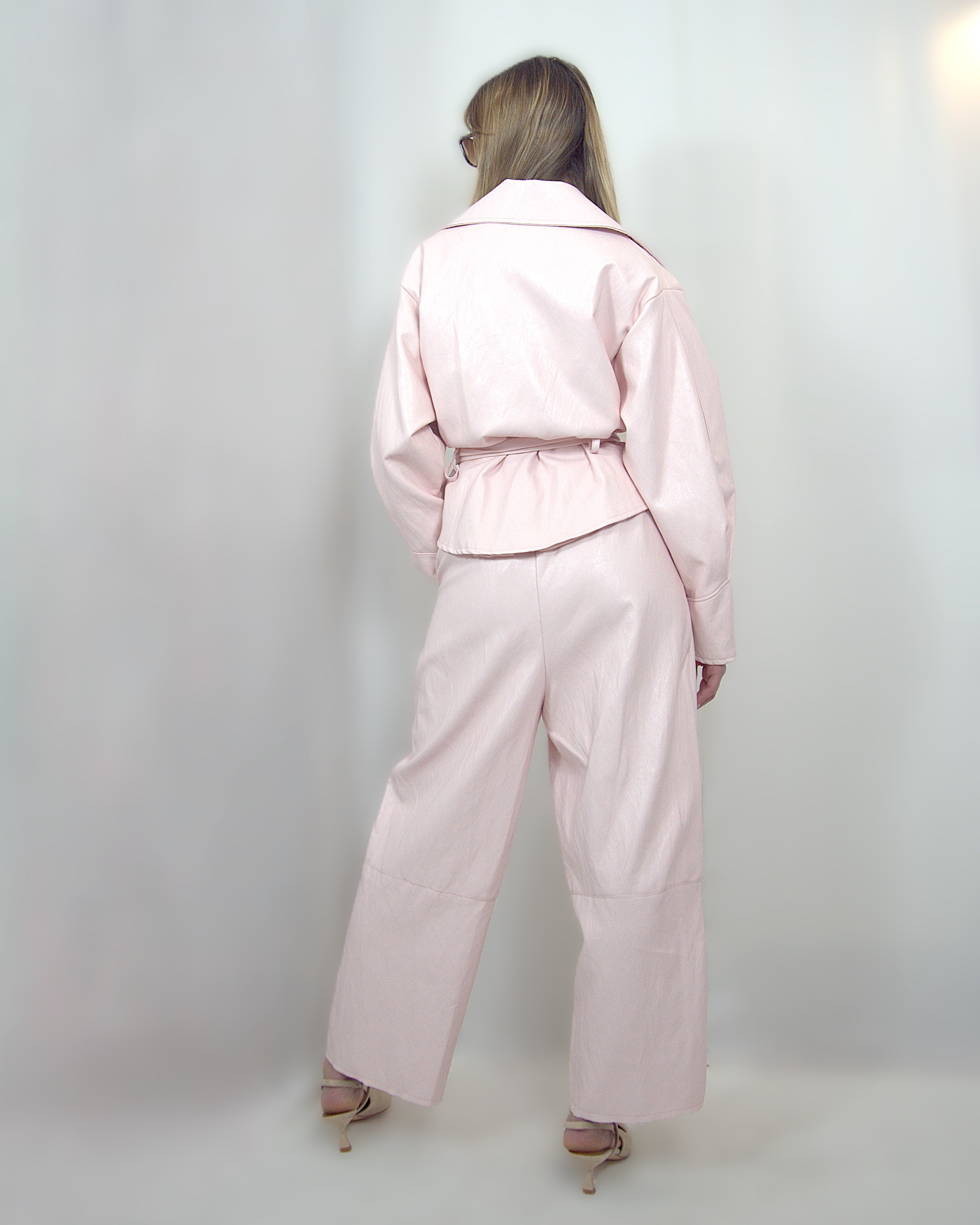 pantaloni in ecopelle rosa