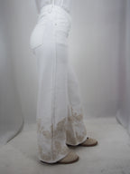 Jeans Bianco con  Ricamo Fiore