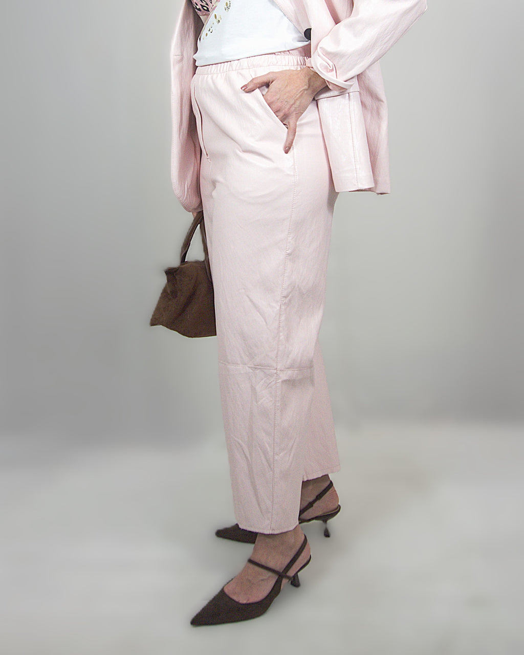 pantaloni in ecopelle rosa